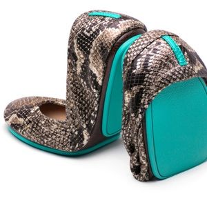 Tiek copperhead snake flats